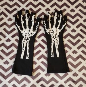 Skeleton fingerless gloves